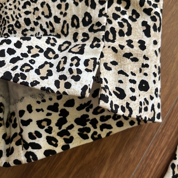 Chico's So Slimming Brigitte Animal Print SHIPS SAME DAY - Picture 4 of 7